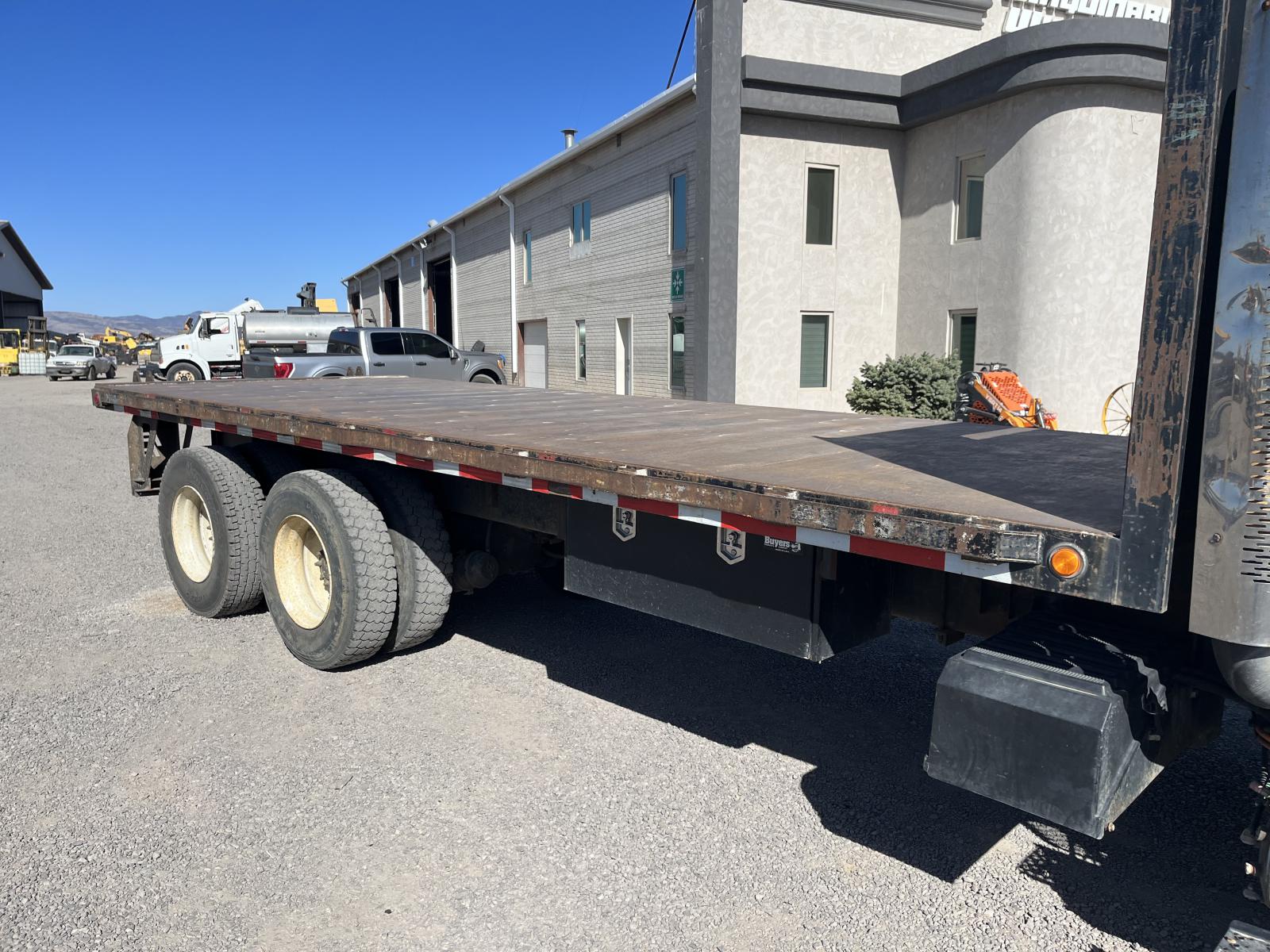 ./imagenes/INVOICE/2019/17406/CAMION PLATAFORMA INTERNATIONAL 7400 (9).JPG